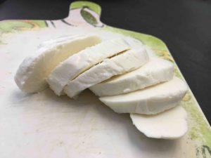 Recette-quiche-aux-champignons-mozzarella-et-lardons