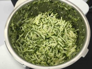 Recette-roule-de-courgettes-au-fromage-et-au-saumon-fume
