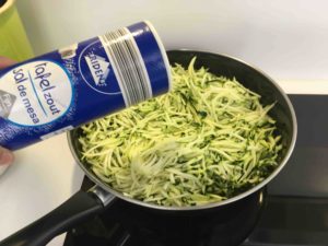 Recette-roule-de-courgettes-au-fromage-et-au-saumon-fume