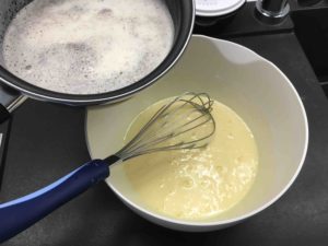 Recette gâteau à la crème pâtissière et à la rhubarbe
