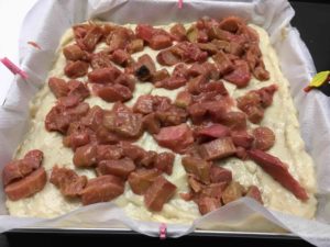 Recette gâteau à la crème pâtissière et à la rhubarbe