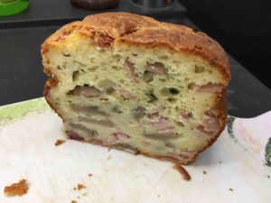 Recette-cake-au-jambon-et-aux-champignons-de-paris