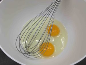 Recette-cake-parmentier-au-boeuf-et-aux-oignons-caramelises