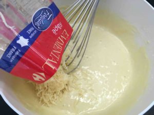 Recette-cake-parmentier-au-boeuf-et-aux-oignons-caramelises