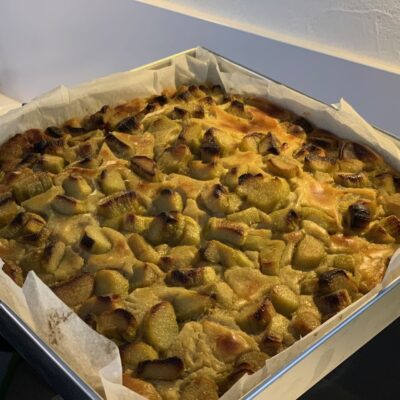 Recette gâteau à la crème pâtissière et à la rhubarbe