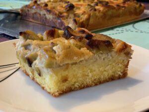 Recette gâteau à la crème pâtissière et à la rhubarbe