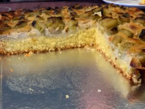 Recette gâteau à la crème pâtissière et à la rhubarbe