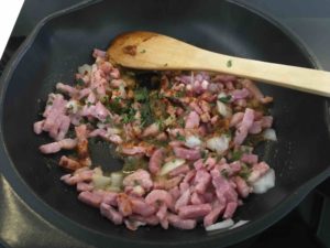 Recette-quiche-au-bouquet-garni-lardons-et-jambon