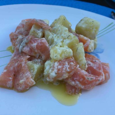 Recette-salade-de-pommes-de-terre-et-de-saumon
