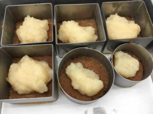 Recette-entremet-poire-mangue-craquant au speculoos