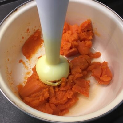 Recette flan de carottes -Mixer le tout ensemble.