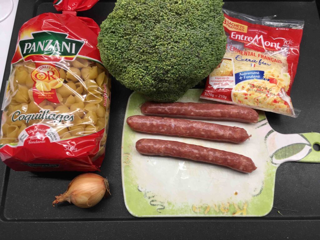 Recette orecchiette brocolis saucisse -Préparer tous les ingrédients nécessaires