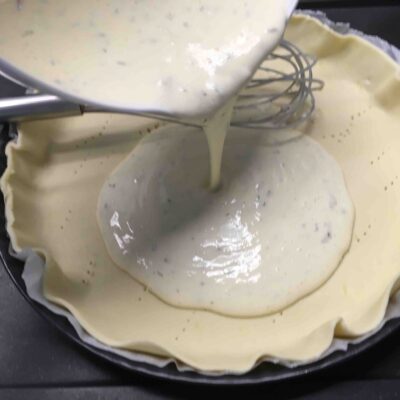 Quiche au gervais -Verser sur le fond de tarte