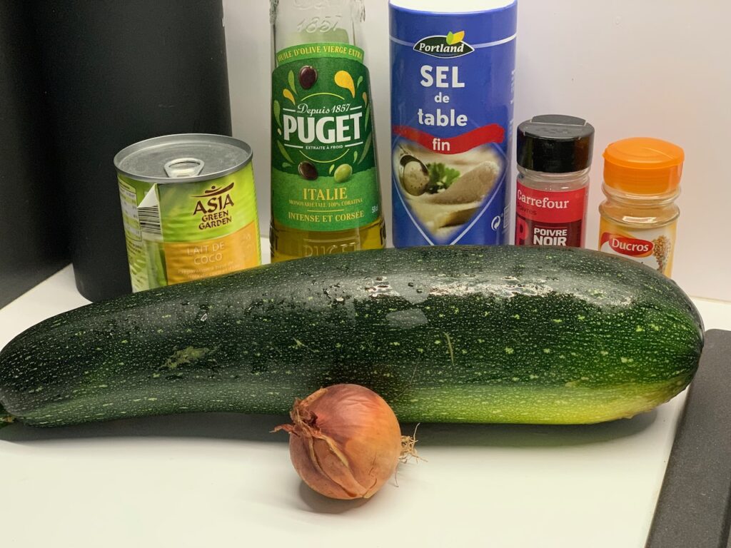 Recette courgettes au lait de coco et curry -Préparer les ingrédients nécessaires à la réalisation de votre recette.