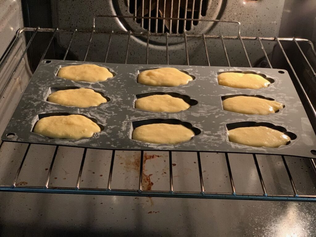 Recette madeleines au chocolat et noix de coco - Mettre au four 15 min à 200°C.