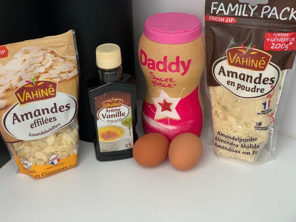 Recette macarons aux amandes effilées - Regrouper tous les ingrédients nécessaires à la réalisation de cette recette.