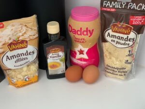 Recette macarons aux amandes effilées - Regrouper tous les ingrédients nécessaires à la réalisation de cette recette.