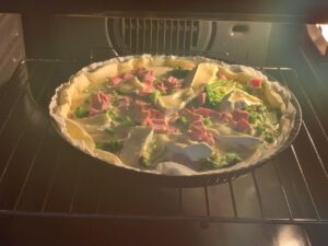 Recette quiche au camembert brocolis et jambon - Enfourner 30 min à 180°C.
