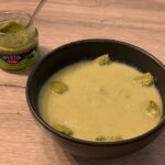 Velouté de poireaux et pommes de terre au pesto