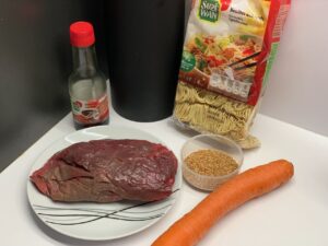 Nouilles au boeuf sautées sauce soja sucrée -Préparer tous les ingrédients nécessaires pour faire votre recette sereinement.