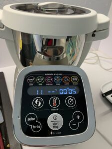 Recette filet mignon au boursin ail et fines herbes -Hacher l'échalote au robot companion muni du couteau ultralable en vitesse 11 pendant 10 sec.